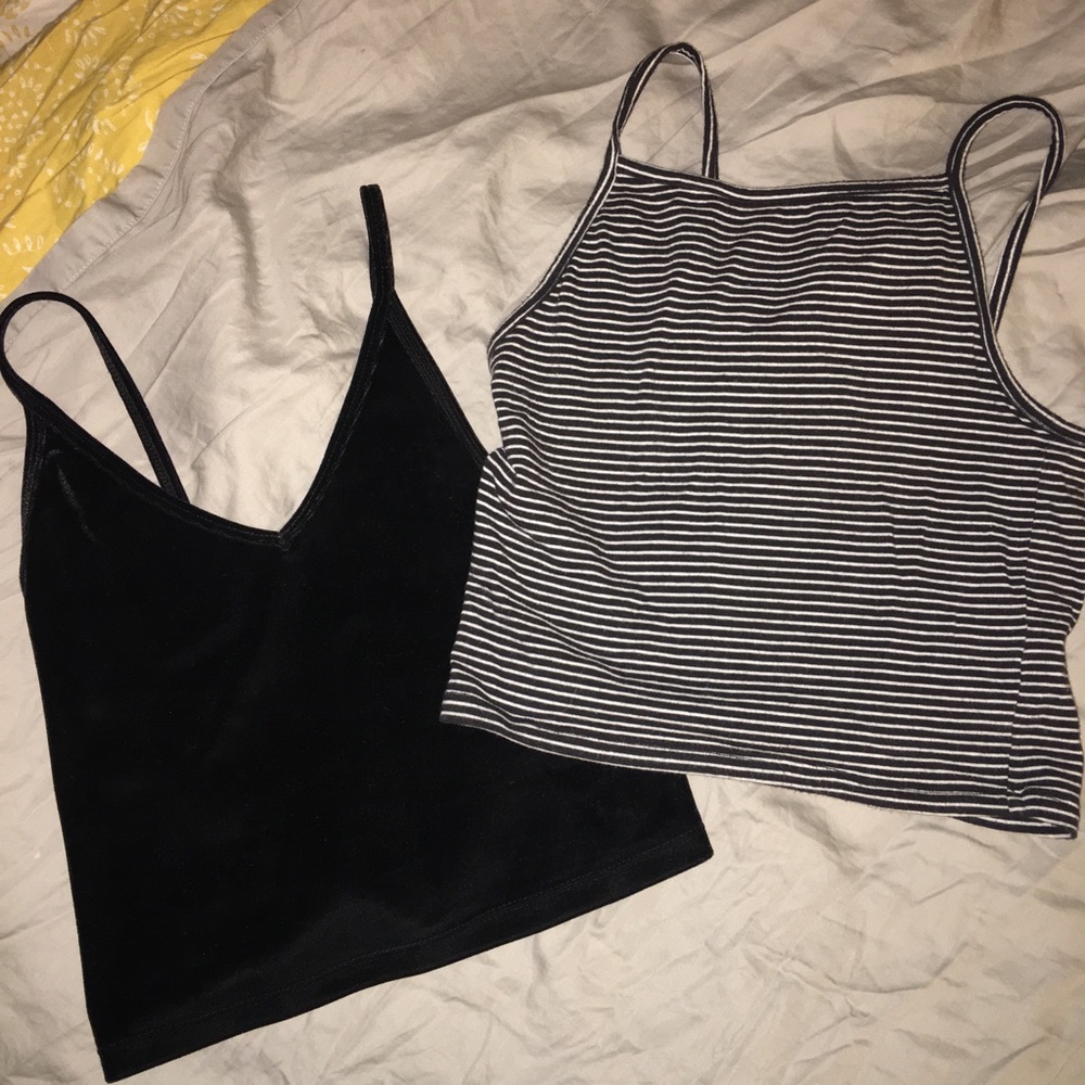 Brandy Melville • BUNDLE • 2 crop tank tops